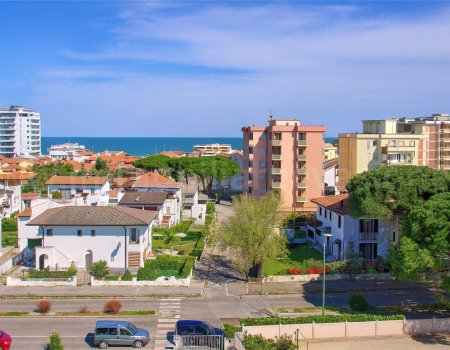 Appartamento elena – attico panoramico con terrazze in residence con piscina condominiale in affitto al lido di pomposa